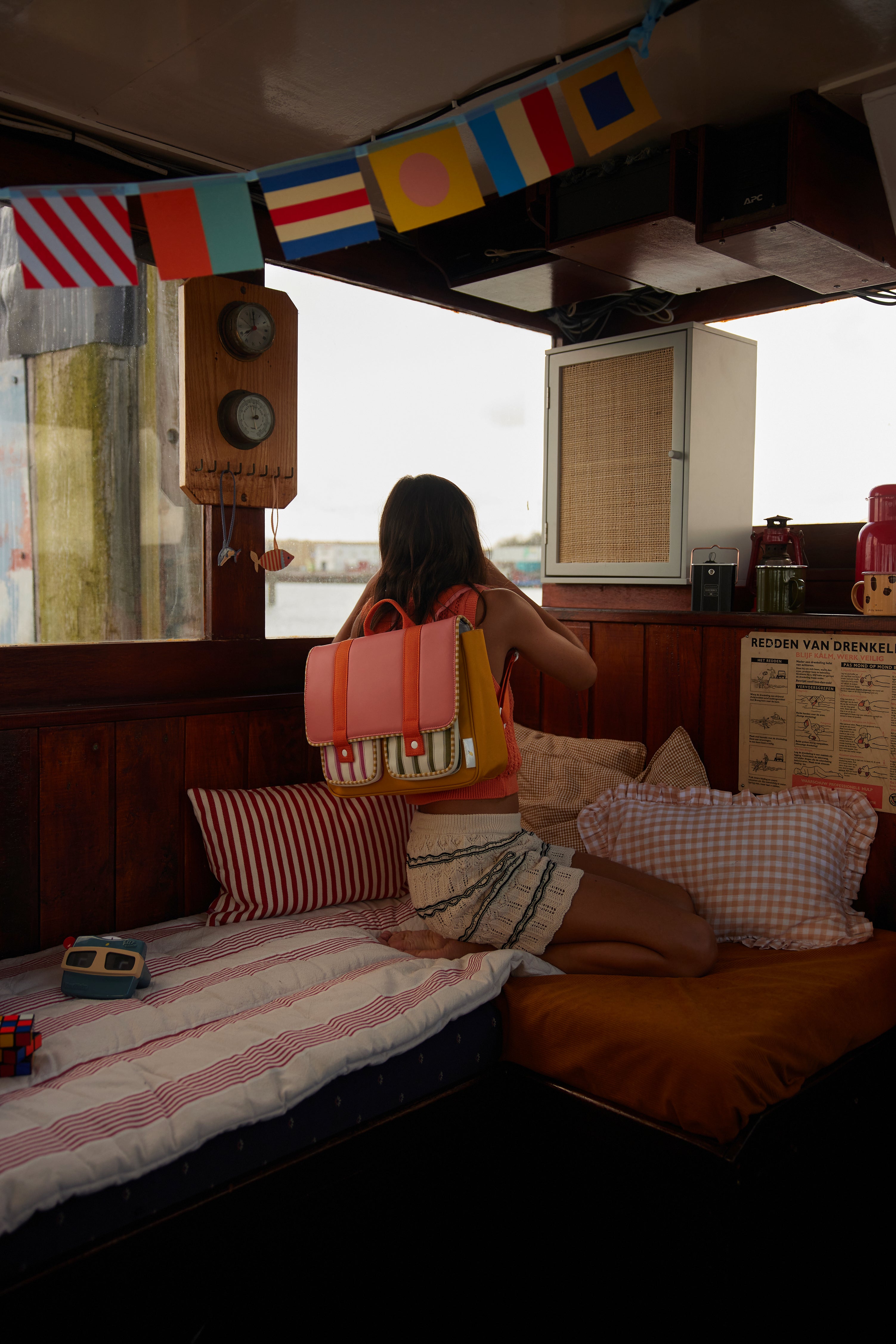 Ρετρό παιδική σχολική τσάντα coral pink + submarine yellow 32x8x23,5εκ. Sticky Lemon