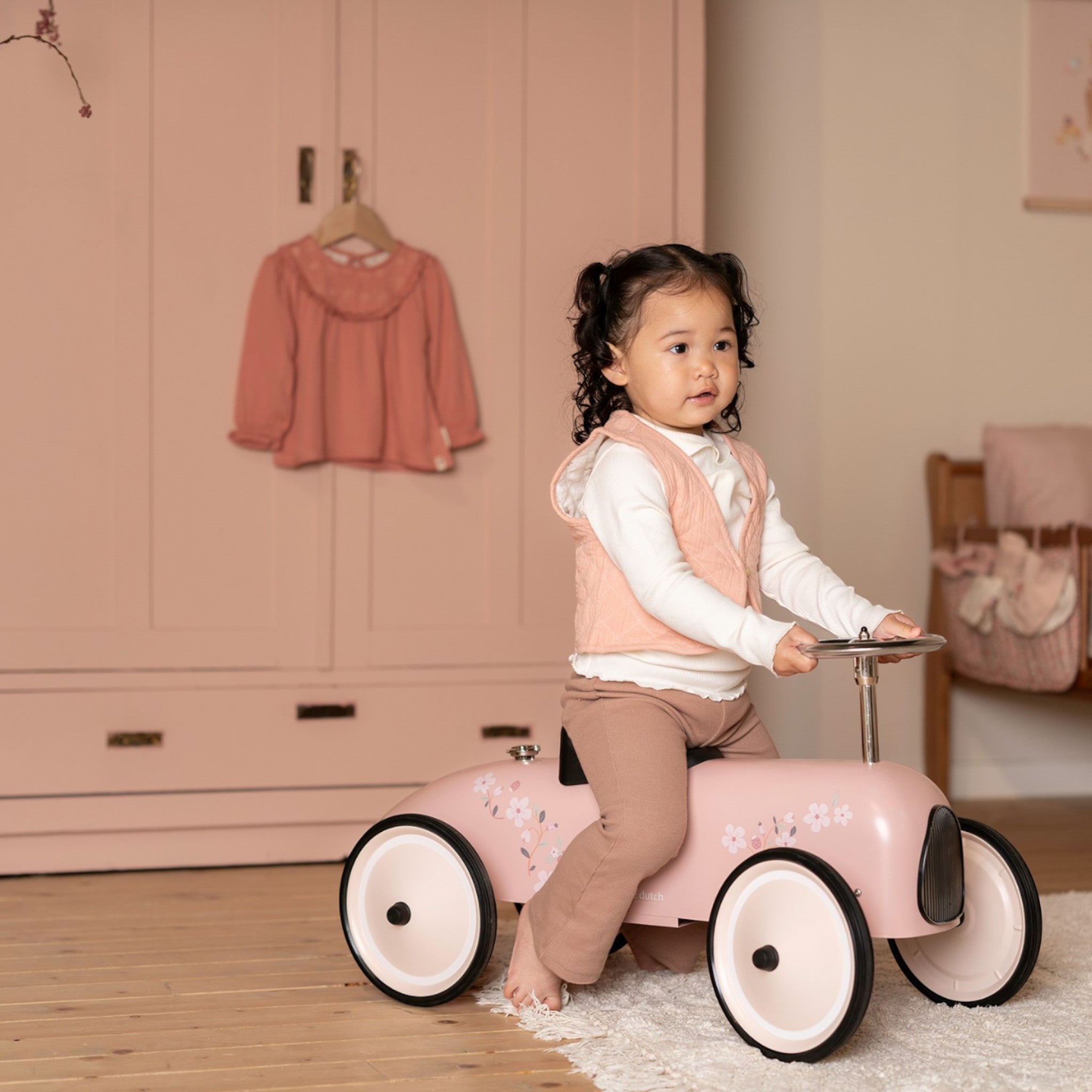 Παιδικό αυτοκίνητο retro ride-on 45x25x87εκ. 2ετών+ Little Dutch