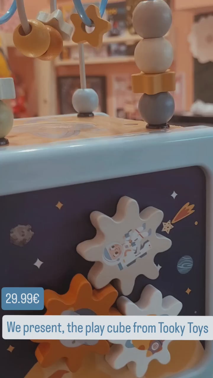 Ξύλινο παιδικό παιχνίδι κύβος δραστηριοτήτων Διάστημα 18+ μηνών 15,5x15,5x28cm Tooky Toy