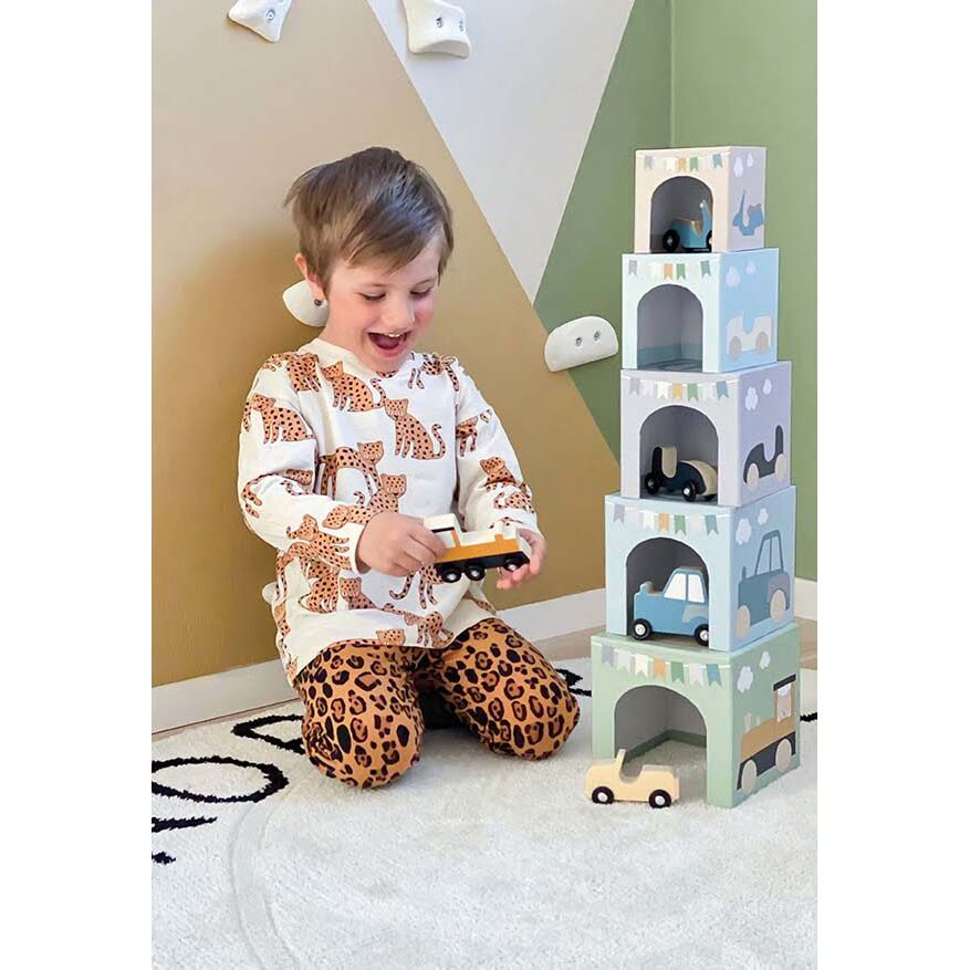 Stacking pyramid with cars-Jabadabado