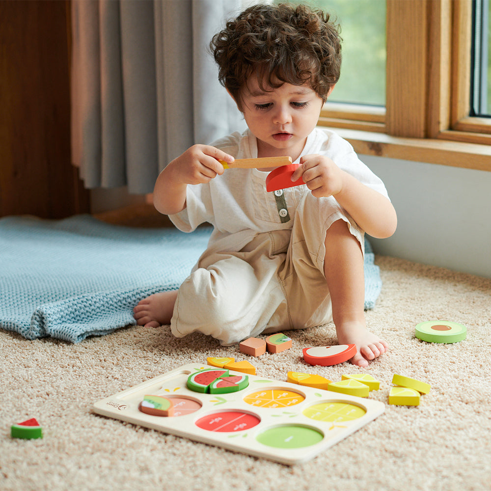 Ξύλινο παιδικό παιχνίδι παζλ Σφηνώματα σε Ξύλο Κοπής - Φρούτα + 18 μηνών 30x19.7x1.5cm