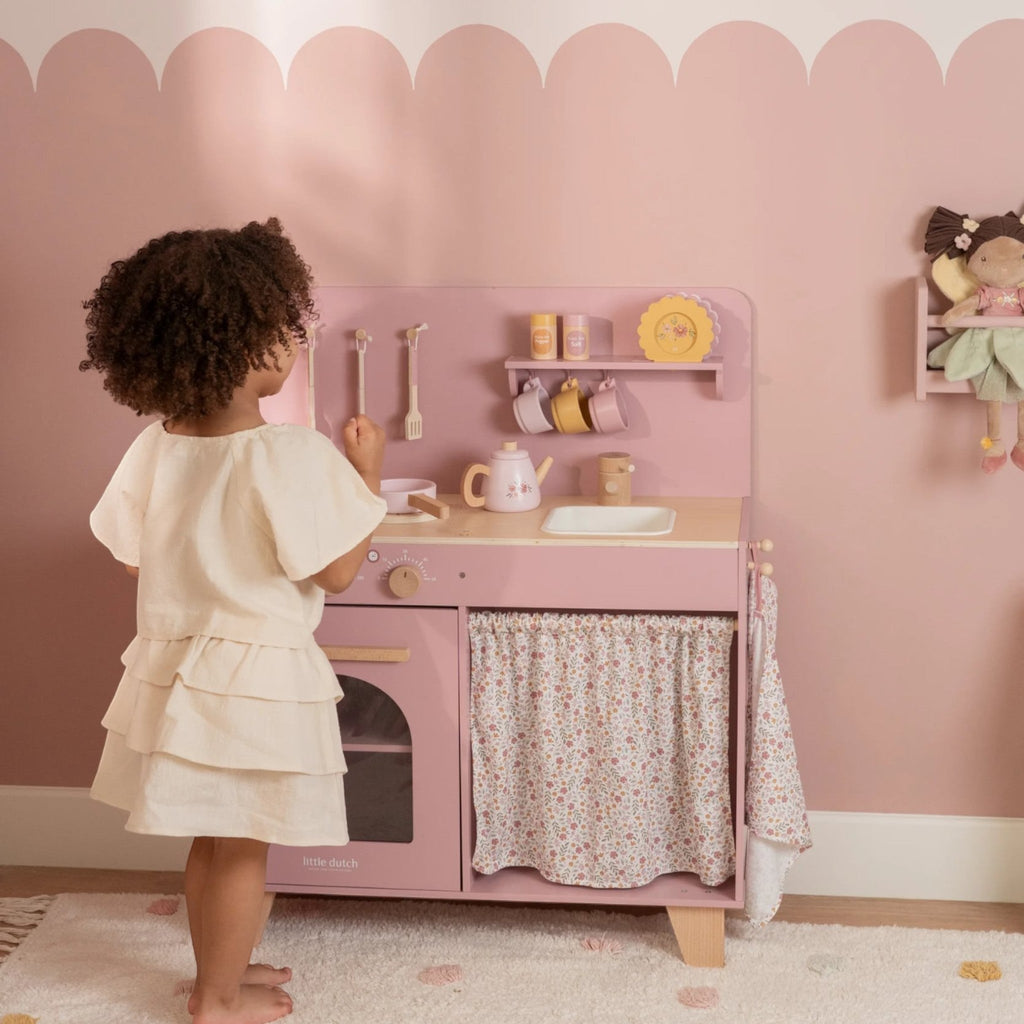 Wooden kid's toy Pink kitchen with play accessories 70.5x30x83 cm 3+ years Little Dutch