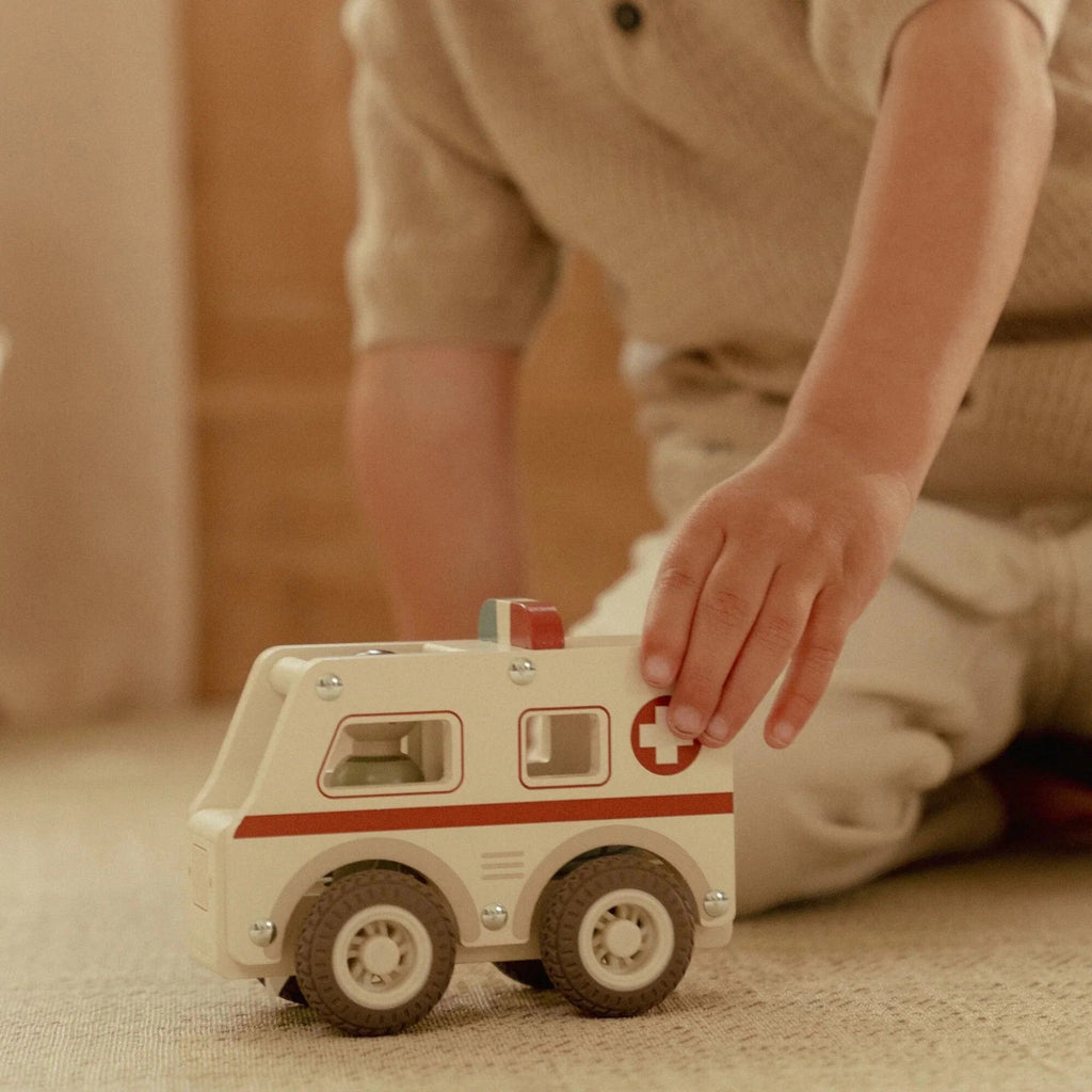 Vintage Van Ambulance FSC 18+months Little Dutch