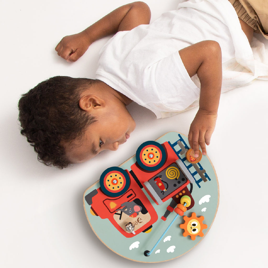 Ξύλινο παιδικό παιχνίδι Πίνακας Δραστηριοτήτων Πυροσβεστικό Όχημα 12+ μηνών