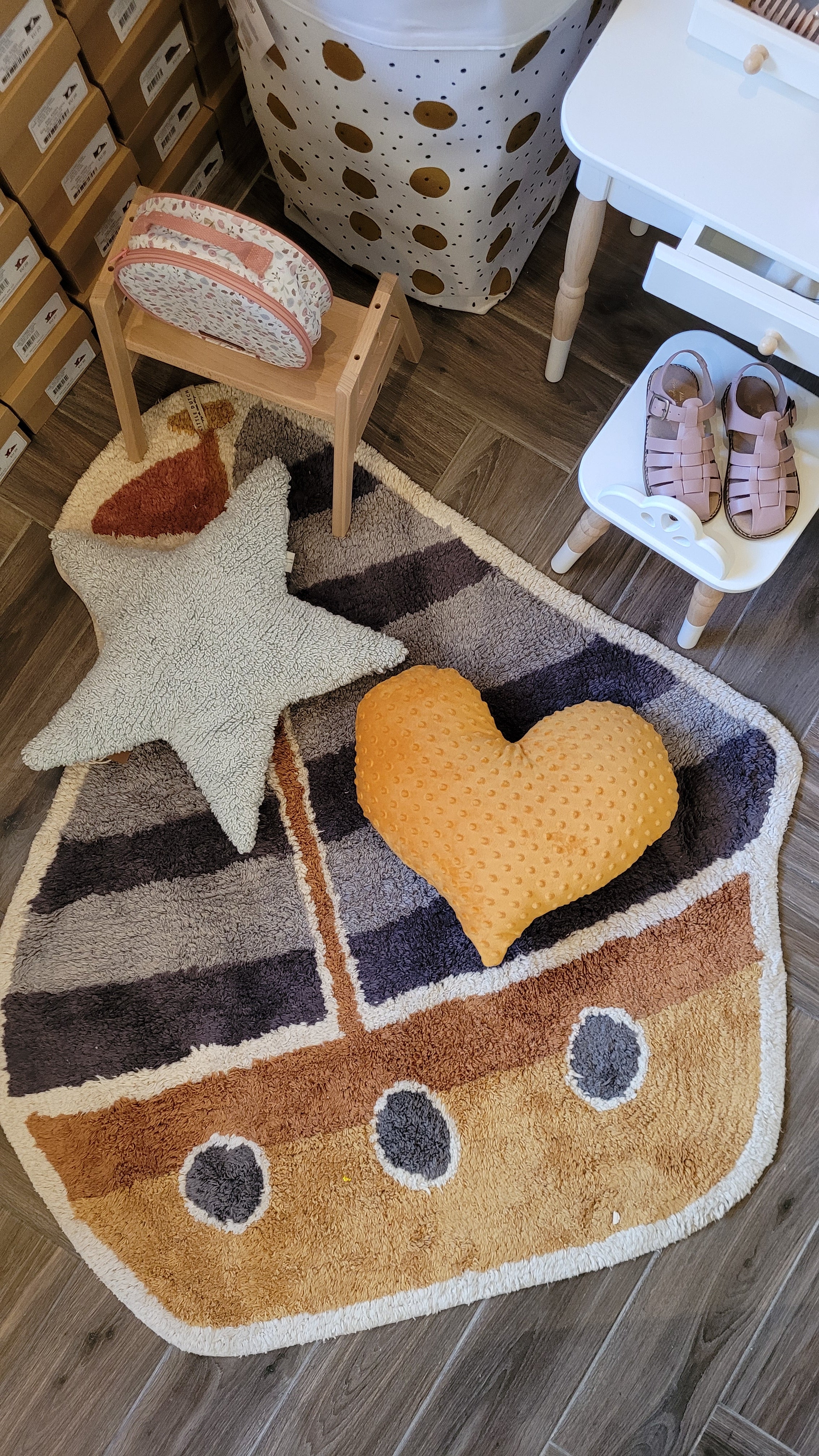 Pillow Heart Ochre velour polka dots