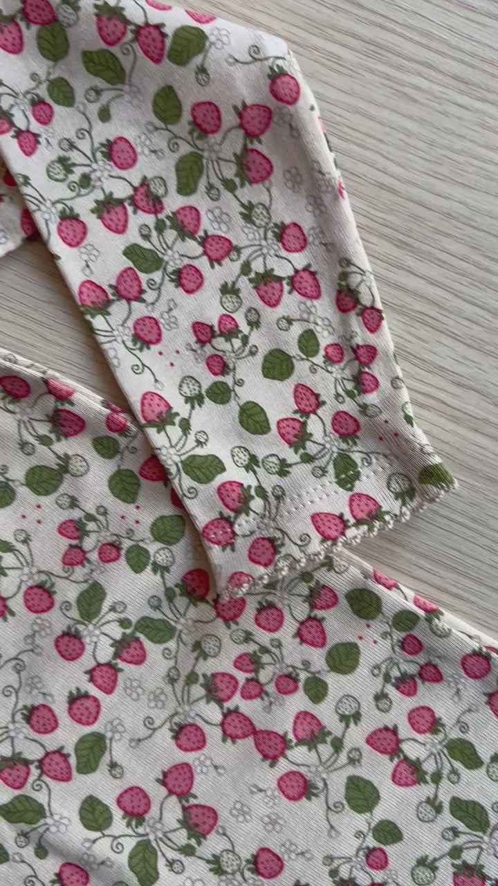 Konges Slojd παιδικό φορμάκι από οργανικό βαμβάκι Strawberry fields 12M