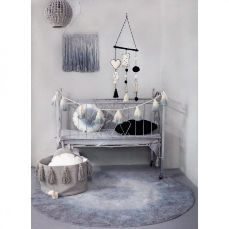 Lorena Canals tie dye garland pom poms light blue - 1,7m