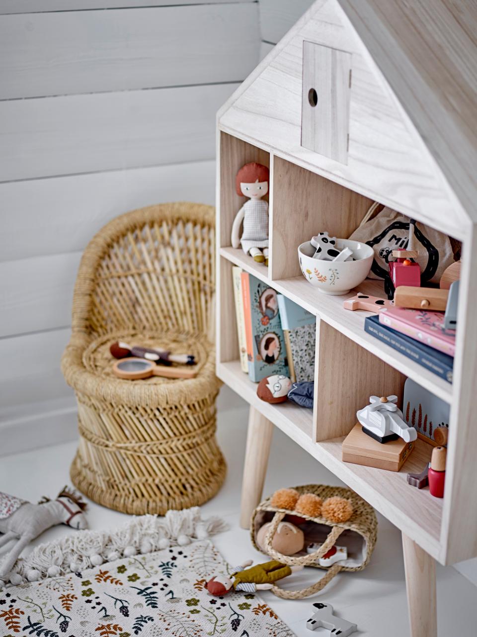 Παιδική ψάθινη τσάντα με διακοσμητικά πομ πομ 20x24cm - Bloomingville