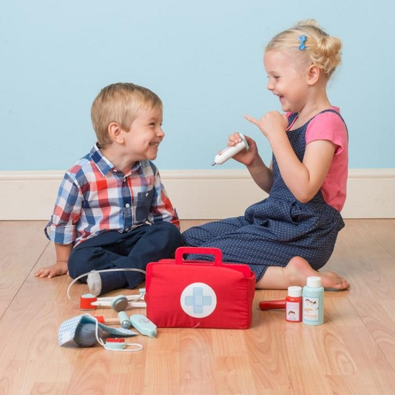 Παιδικό παιχνίδι βαλιτσάκι γιατρού με ξύλινα αξεσουάρ  Le Toy Van LTV-TV 292